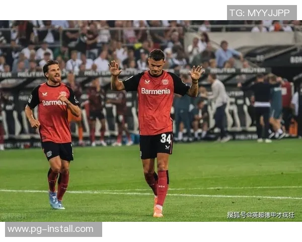 德甲激战曼联大胜里昂红牌争议引发全场热议与数据分析