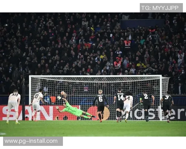 巴黎圣日耳曼大胜曼联引发转会传闻全场沸腾的瞬间回顾