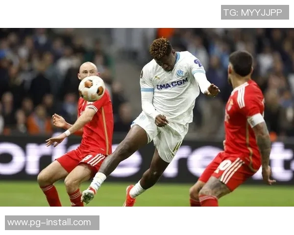 国王杯激战巴黎圣日耳曼轻取本菲卡引发转会风波与球迷热议